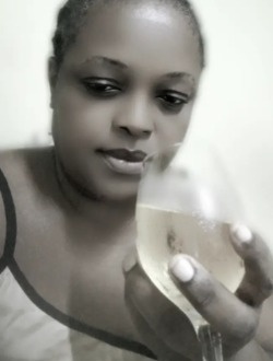 Océane's profile, a single 48-year-old a woman in Douala