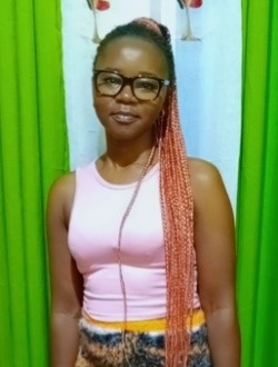 Francine's profile, a single 32-year-old a woman in Abé