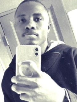 Raphaël's profile, a single 25-year-old a man in Yaoundé