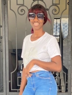 Brenda's profile, a single 27-year-old a woman in Yaoundé