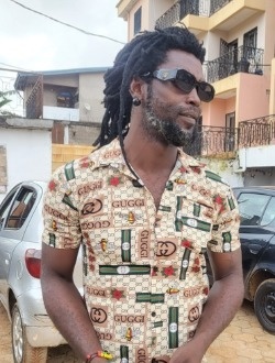 Armando's profile, a single 38-year-old a man in Douala