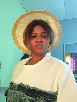 Viane's profile, a single 33-year-old a woman in Lyon