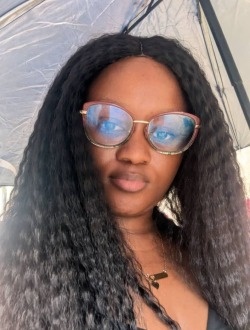 Lauriane's profile, a single 34-year-old a woman in Malangué