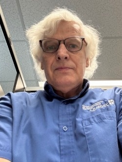 Louis's profile, a single 64-year-old a man in Québec