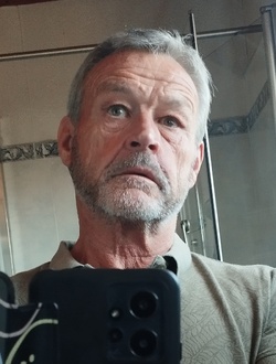 Mindouli's profile, a single 69-year-old a man in Béziers