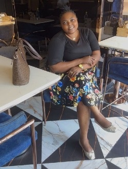Flore's profile, a single 38-year-old a woman in Yaoundé