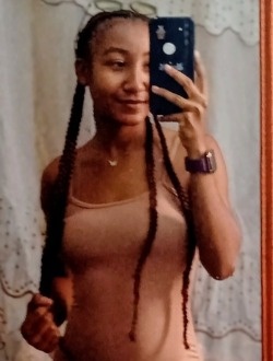 Ella's profile, a single 28-year-old a woman in Antalaha