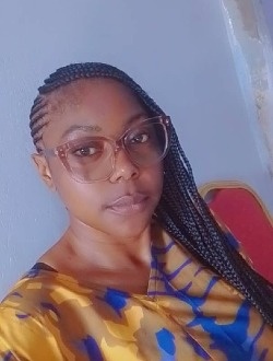 Esther's profile, a single 35-year-old a woman in Yaoundé