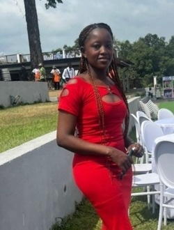 Maëlle's profile, a single 25-year-old a woman in Douala