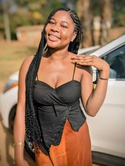 Flora's profile, a single 21-year-old a woman in Yaoundé