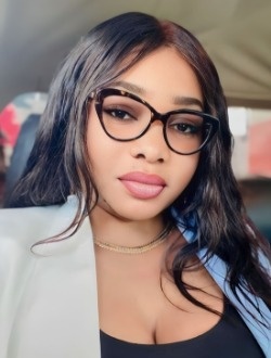 Valencia's profile, a single 33-year-old a woman in Pointe-Noire