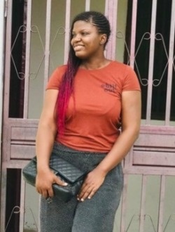 Chris's profile, a single 34-year-old a woman in Déa