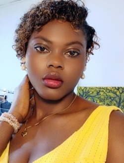 Golvine's profile, a single 24-year-old a woman in Douala