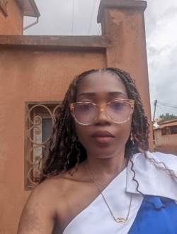 Mireille's profile, a single 32-year-old a woman in Douala