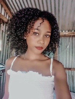 Tatiana's profile, a single 19-year-old a woman in Antalaha