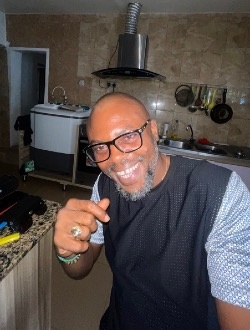 Perfil de Hanson, un hombre soltero(a) de 52 años en Lagos Island