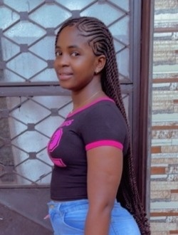 Reine's profile, a single 24-year-old a woman in Yaoundé
