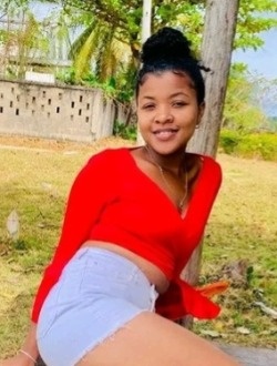 Armela's profile, a single 27-year-old a woman in Sambava