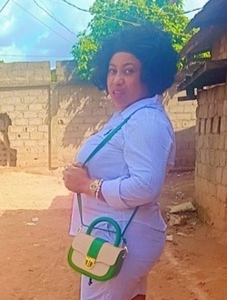 Claire's profile, a single 36-year-old a woman in Yaoundé
