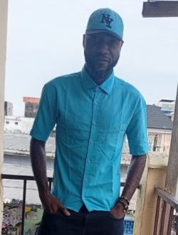 Max's profile, a single 34-year-old a man in Douala