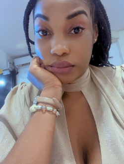 Genesis's profile, a single 31-year-old a woman in Yaoundé