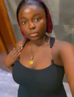 Staelle's profile, a single 26-year-old a woman in Douala