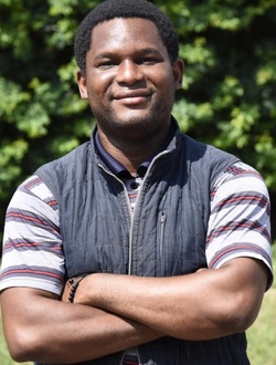 Emma's profile, a single 28-year-old a man in Kinsa