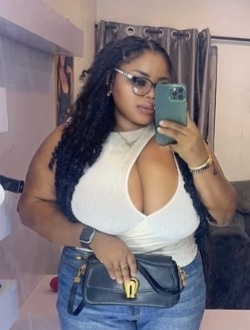 Clara's profile, a single 34-year-old a woman in Douala