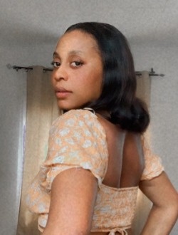 Adrianna's profile, a single 30-year-old a woman in Libreville
