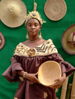 Régine's profile, a single 32-year-old a woman in Abang