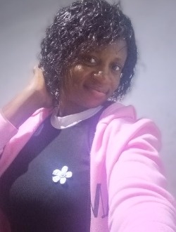 Claire's profile, a single 36-year-old a woman in Douala