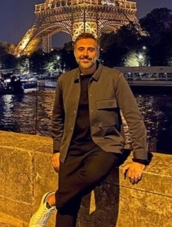 Paul's profile, a single 48-year-old a man in Paris