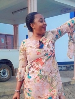 Larissa's profile, a single 43-year-old a woman in Yaoundé