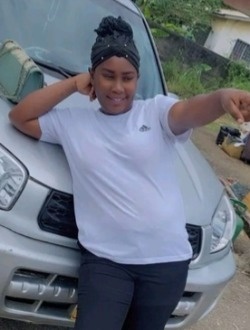 Luis's profile, a single 29-year-old a woman in Libreville