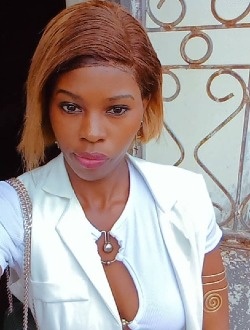 Aurore's profile, a single 24-year-old a woman in Douala