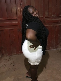 Mimi's profile, a single 26-year-old a woman in Lomé