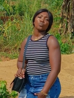 Clara's profile, a single 31-year-old a woman in Yaoundé