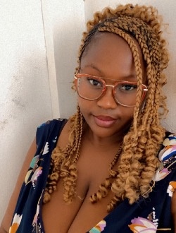 Alice's profile, a single 28-year-old a woman in Yaoundé