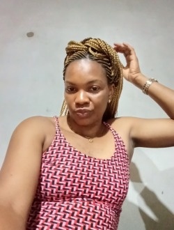 Louss's profile, a single 37-year-old a woman in Éfoulan