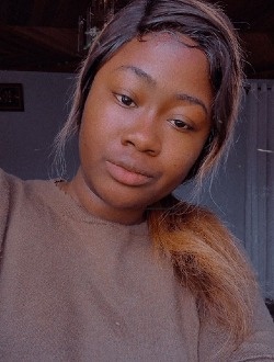 Laeticia's profile, a single 27-year-old a woman in Yaoundé