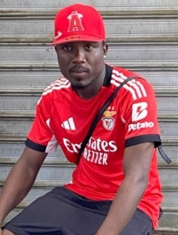 Wes's profile, a single 29-year-old a man in Douala