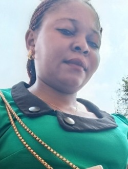 Marie's profile, a single 36-year-old a woman in Etoudi