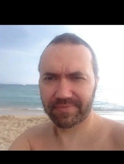 Raphaël's profile, a single 49-year-old a man in La Ciotat
