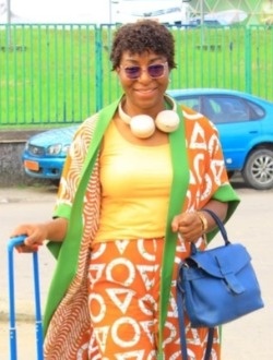 Mina's profile, a single 43-year-old a woman in Yaoundé