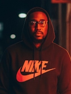 Reja's profile, a single 38-year-old a man in Dakar