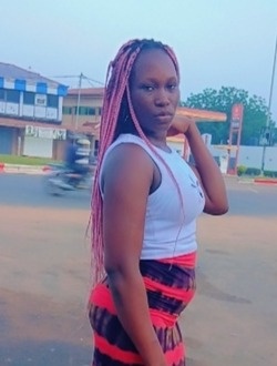 Rolande's profile, a single 25-year-old a woman in Adéti-Kopé