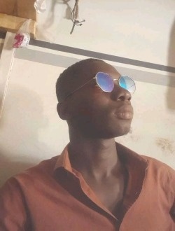 Ismael's profile, a single 29-year-old a man in Abobo