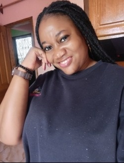 Caroline's profile, a single 32-year-old a woman in Douala