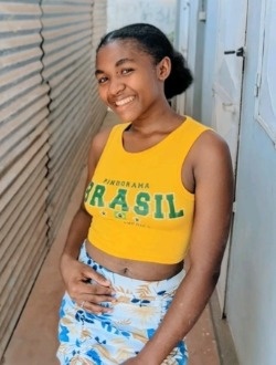 Ceillane's profile, a single 21-year-old a woman in 1ER Arrondissement