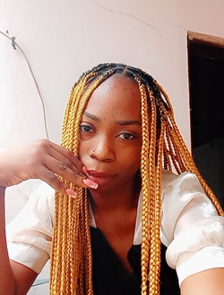 Elisabeth's profile, a single 27-year-old a woman in Yaoundé